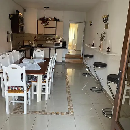 Casa Nicoladis 民宿 Zărneşti